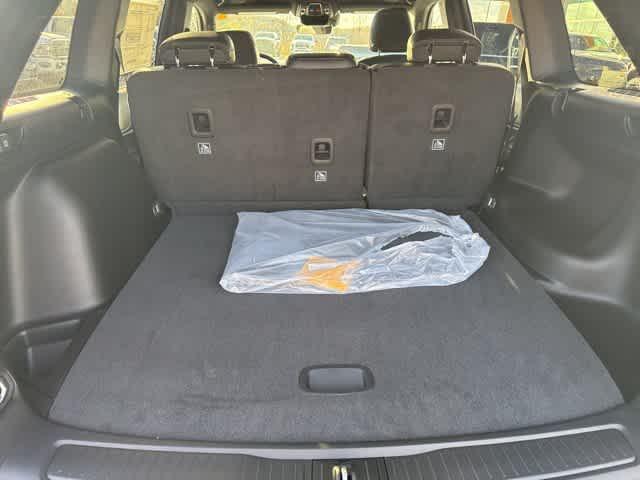 new 2025 Jeep Grand Cherokee car, priced at $42,683