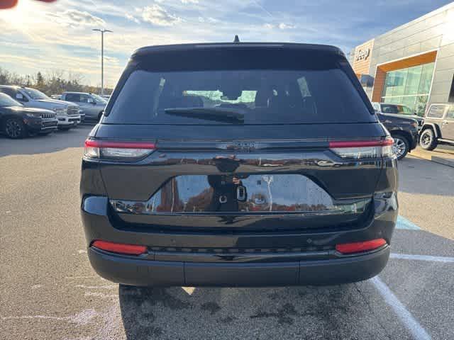 new 2025 Jeep Grand Cherokee car, priced at $42,683