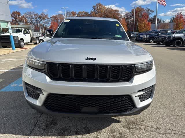 new 2025 Jeep Grand Cherokee car, priced at $42,683