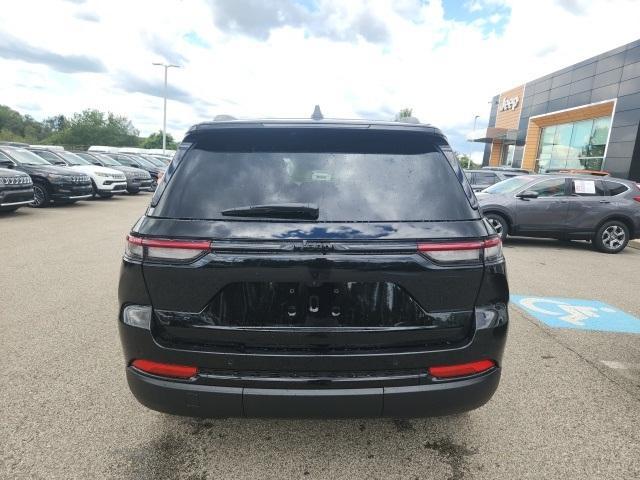 new 2025 Jeep Grand Cherokee car, priced at $42,108