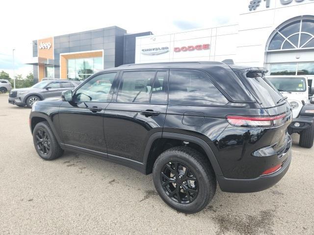 new 2025 Jeep Grand Cherokee car, priced at $42,108