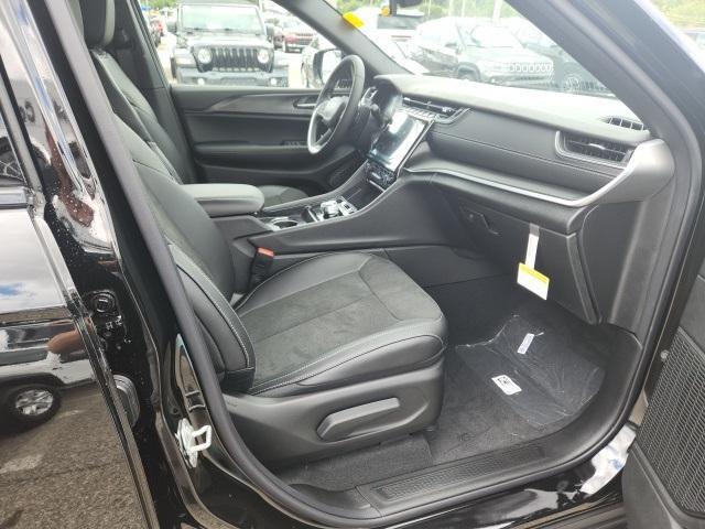 new 2025 Jeep Grand Cherokee car, priced at $42,108