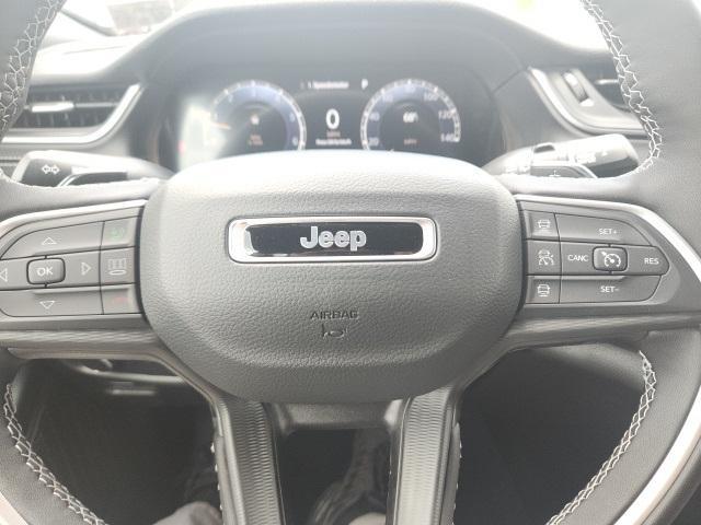 new 2025 Jeep Grand Cherokee car, priced at $42,108