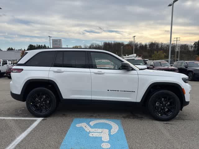 new 2025 Jeep Grand Cherokee car, priced at $42,165