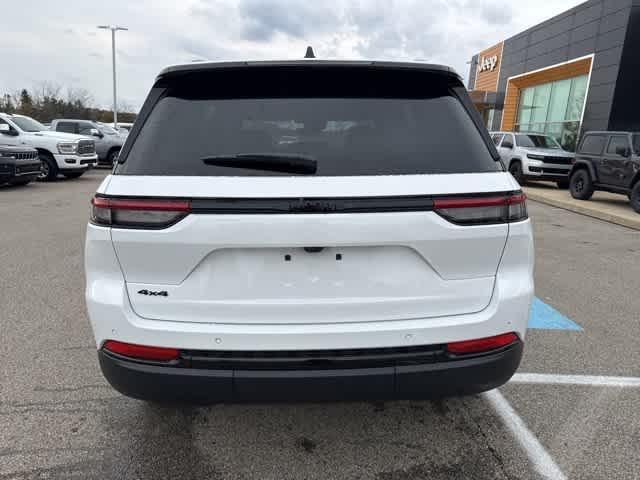 new 2025 Jeep Grand Cherokee car, priced at $42,165