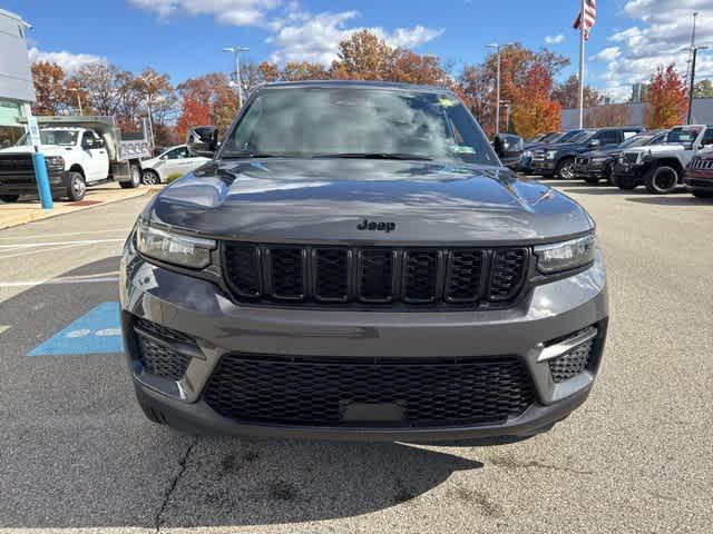 new 2025 Jeep Grand Cherokee car, priced at $42,683