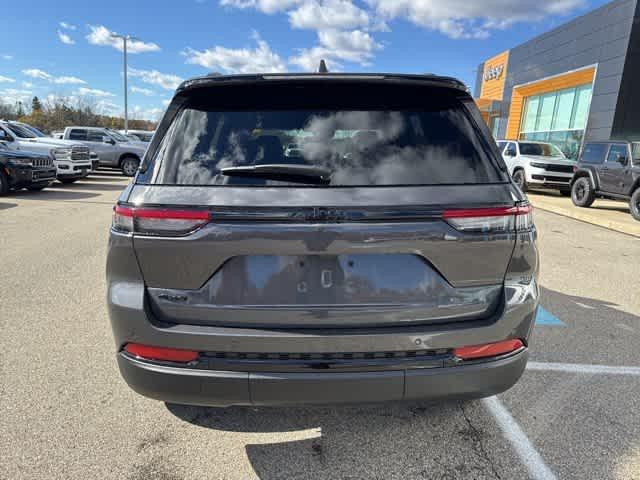 new 2025 Jeep Grand Cherokee car, priced at $42,683