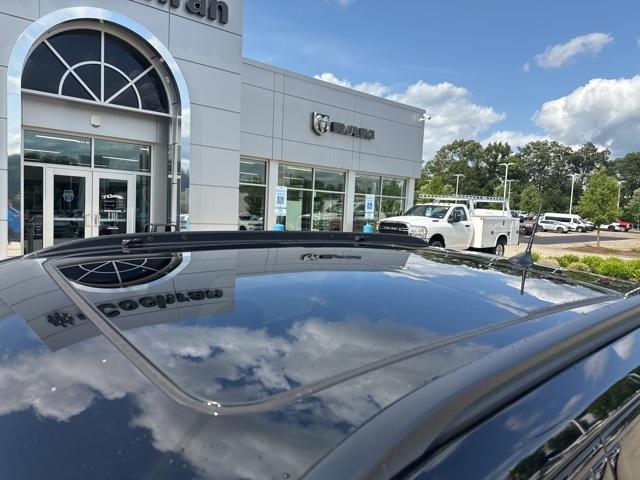 new 2025 Jeep Compass car, priced at $36,094