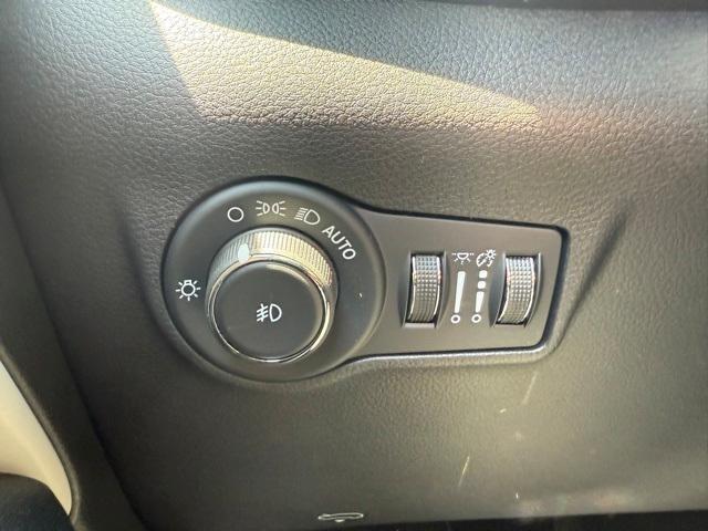 new 2025 Jeep Compass car, priced at $30,606