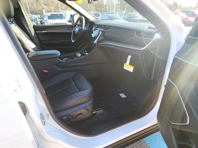 new 2025 Jeep Grand Cherokee car, priced at $53,753