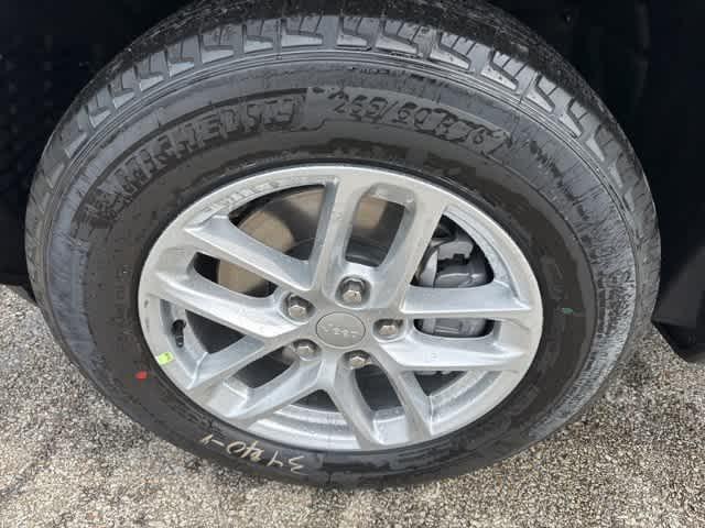 new 2025 Jeep Grand Cherokee L car, priced at $41,297