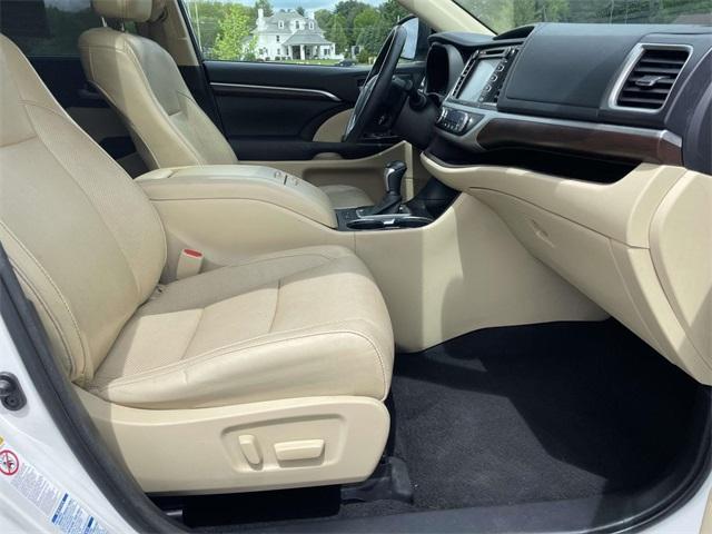used 2016 Toyota Highlander car, priced at $19,228