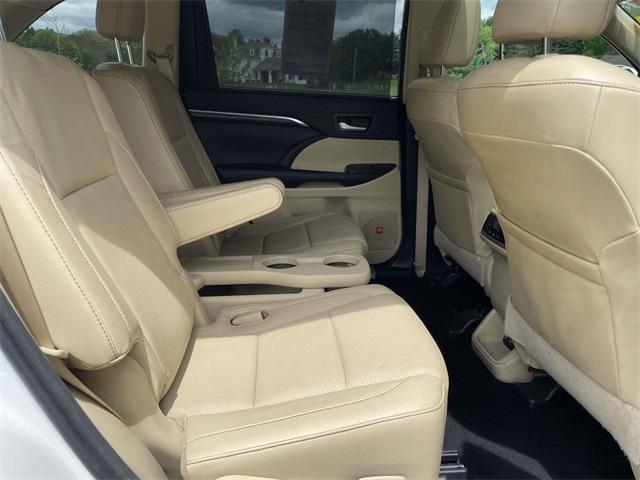 used 2016 Toyota Highlander car, priced at $19,228
