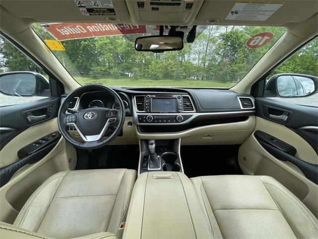 used 2016 Toyota Highlander car, priced at $19,228