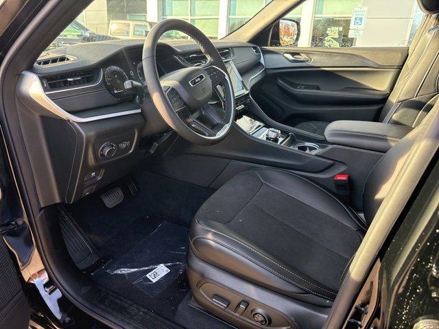 new 2025 Jeep Grand Cherokee car, priced at $42,683