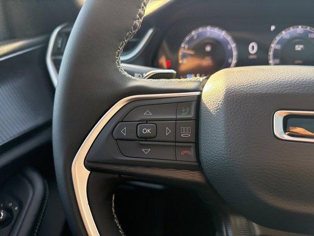 new 2025 Jeep Grand Cherokee car, priced at $42,683