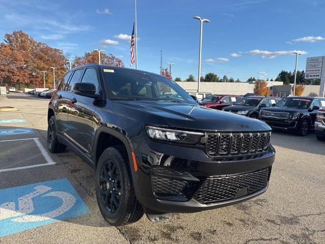 new 2025 Jeep Grand Cherokee car, priced at $42,683