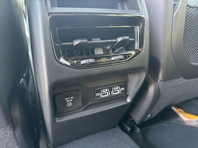 new 2025 Jeep Grand Cherokee car, priced at $42,683