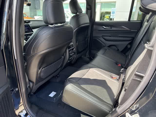 new 2025 Jeep Grand Cherokee car, priced at $42,248