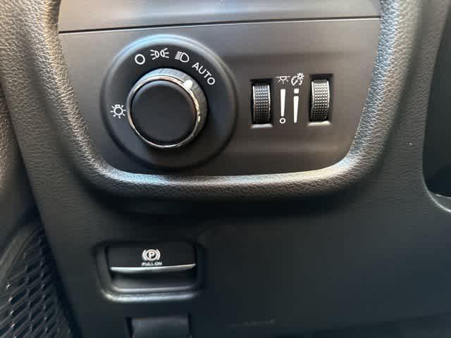 new 2025 Jeep Grand Cherokee car, priced at $42,248