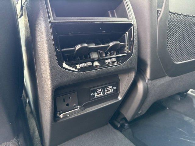 new 2025 Jeep Grand Cherokee car, priced at $43,605
