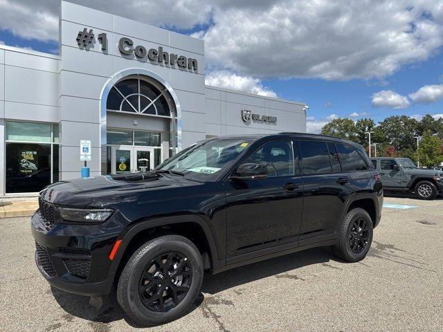 new 2025 Jeep Grand Cherokee car, priced at $43,977