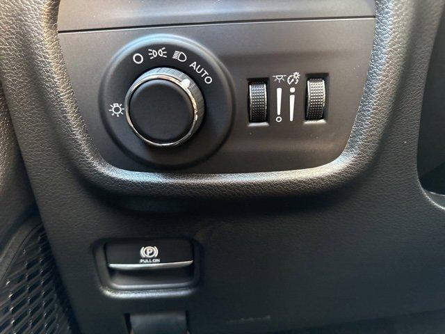 new 2025 Jeep Grand Cherokee car, priced at $43,605