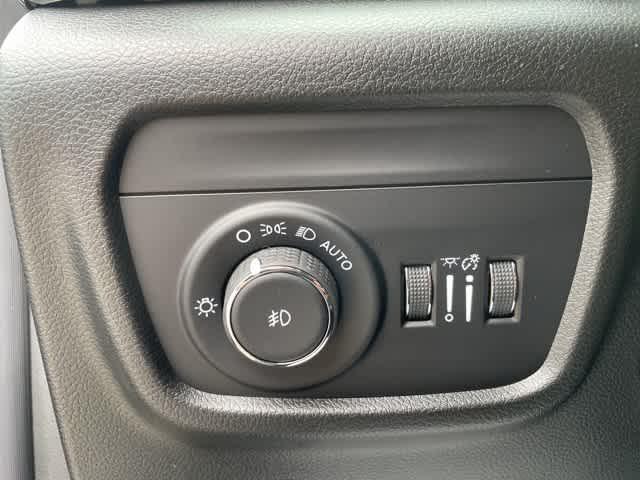 new 2025 Jeep Grand Cherokee car, priced at $52,498