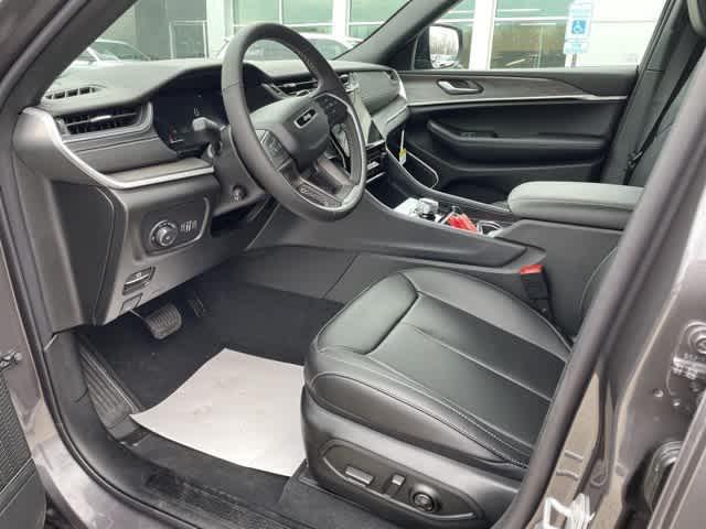 new 2025 Jeep Grand Cherokee car, priced at $52,498