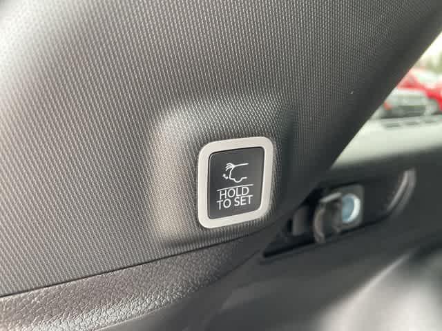 new 2025 Jeep Grand Cherokee car, priced at $52,498