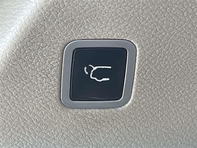 used 2017 Chrysler Pacifica car, priced at $10,987