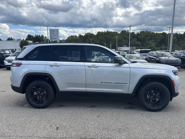 new 2025 Jeep Grand Cherokee car, priced at $41,058