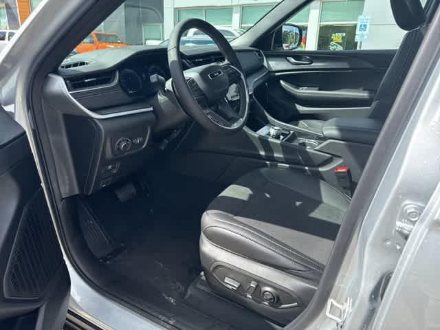 new 2025 Jeep Grand Cherokee car, priced at $41,058