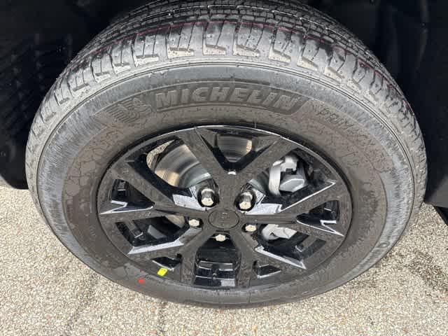 new 2025 Jeep Grand Cherokee car, priced at $42,683