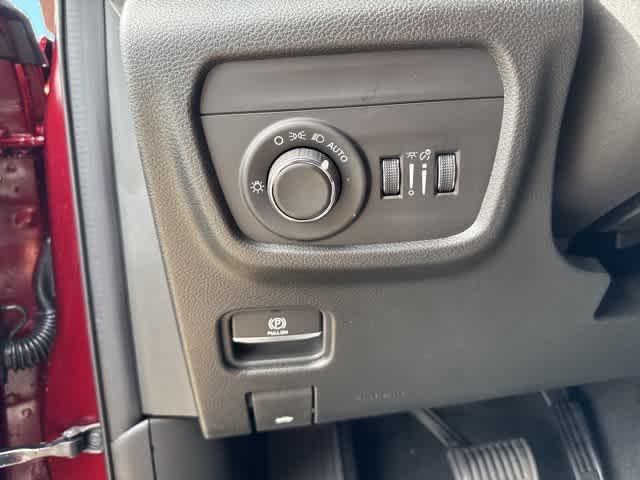 new 2025 Jeep Grand Cherokee car, priced at $40,442