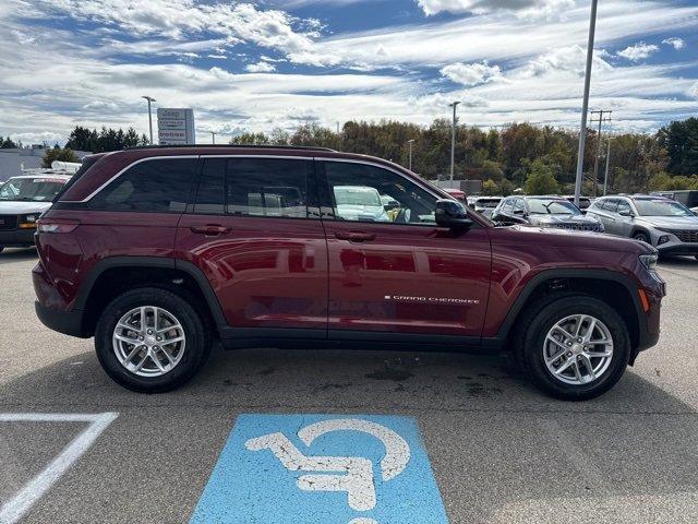 new 2025 Jeep Grand Cherokee car, priced at $40,442