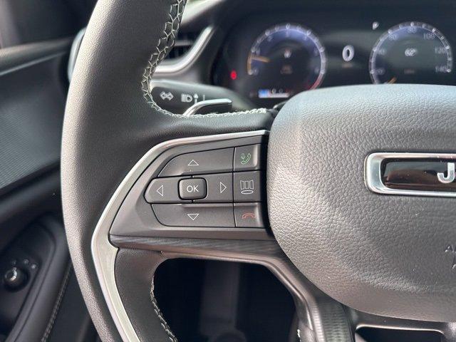 new 2025 Jeep Grand Cherokee car, priced at $40,442