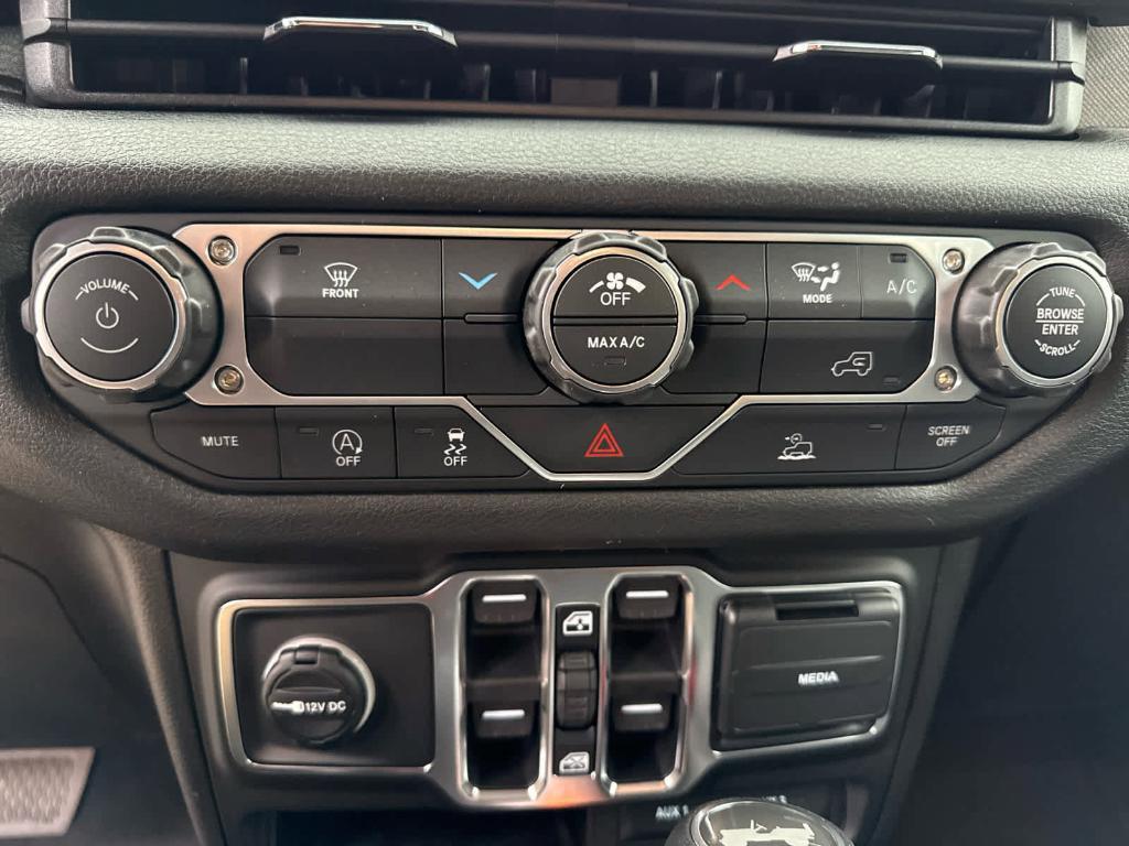 new 2026 Jeep Wrangler car, priced at $43,525