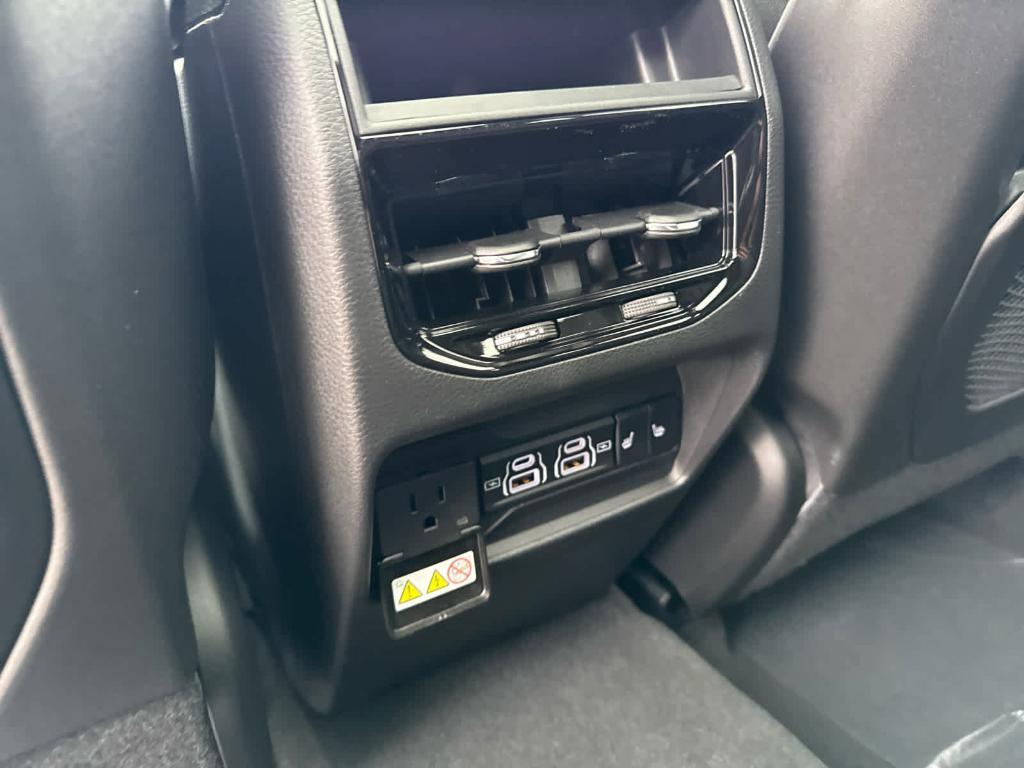 new 2025 Jeep Grand Cherokee car, priced at $54,598