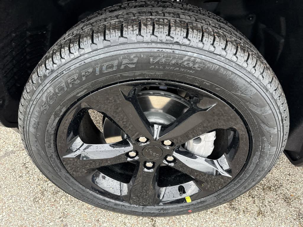 new 2025 Jeep Grand Cherokee car, priced at $54,598