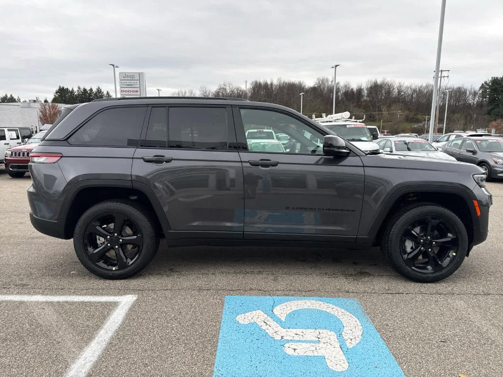 new 2025 Jeep Grand Cherokee car, priced at $54,598