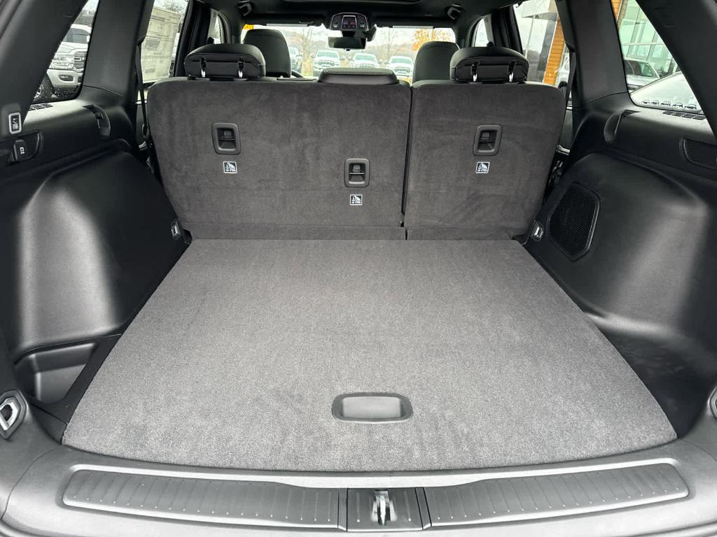 new 2025 Jeep Grand Cherokee car, priced at $54,598