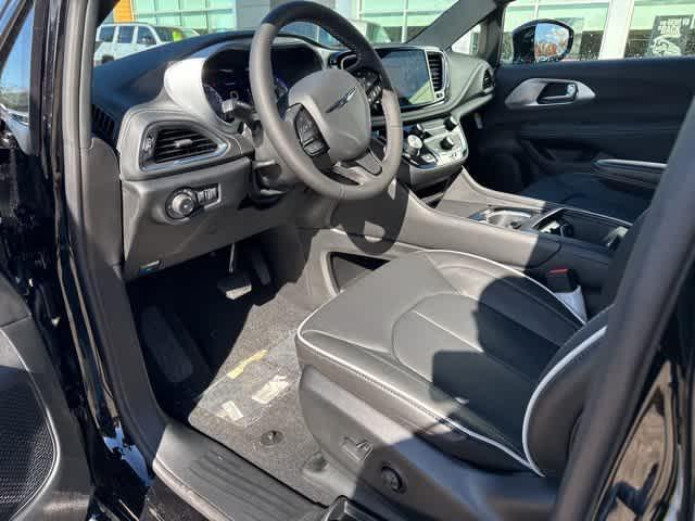 new 2026 Chrysler Pacifica car, priced at $53,231