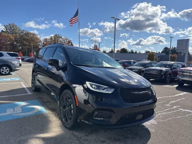 new 2026 Chrysler Pacifica car, priced at $53,231