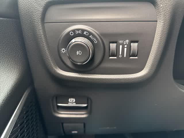 new 2025 Jeep Grand Cherokee L car, priced at $56,154