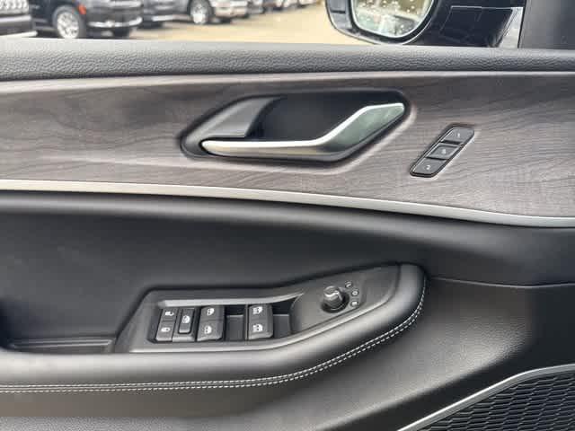 new 2025 Jeep Grand Cherokee L car, priced at $56,154