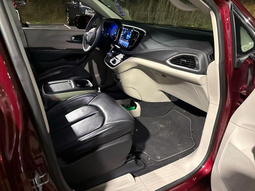 used 2022 Chrysler Pacifica car, priced at $27,329