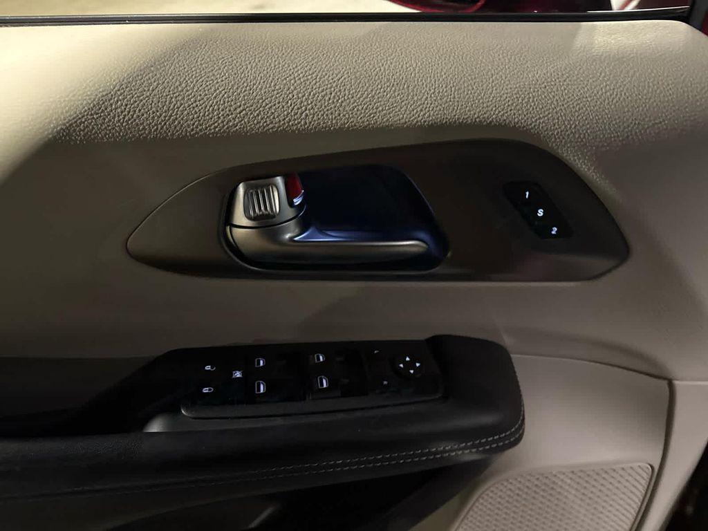 used 2022 Chrysler Pacifica car, priced at $27,329