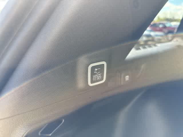 new 2025 Jeep Grand Cherokee car, priced at $40,827