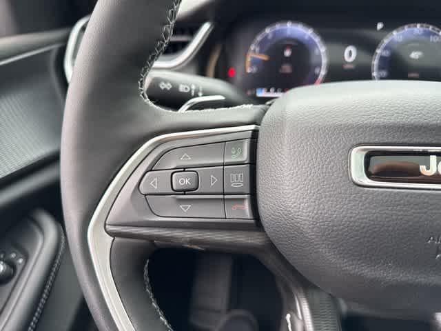 new 2025 Jeep Grand Cherokee car, priced at $40,827